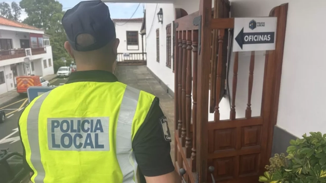Imagen de un policía local de Tacoronte / AYUNTAMIENTO DE TACORONTE