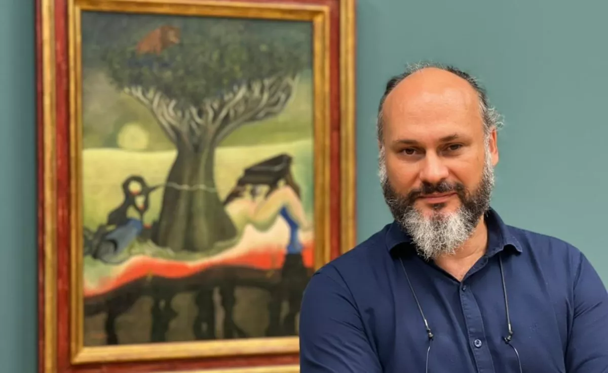 Imagen de Isidro Hernádez, conservador jefe del TEA./ IMAGEN CEDIDA