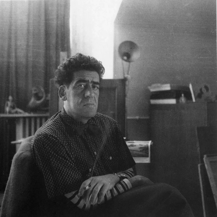 Óscar Domínguez fotografiado por Eduardo Westerdahl (París, 1953)./ Archivo Histórico Provincial de S/C de Tenerife Óscar Domínguez fotografiado por Eduardo Westerdahl (París, 1953)./ Archivo Histórico Provincial de S/C de Tenerife