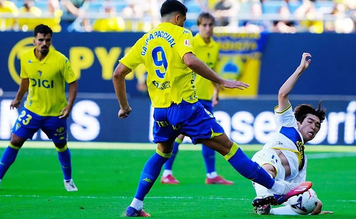 Miyashiro durante la jornada contra el Cádiz / LALIGA