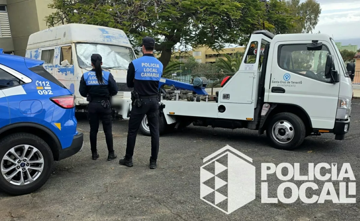 Retirada de vehículos abandonados en Santa Cruz de Tenerife / POLICÍA LOCAL