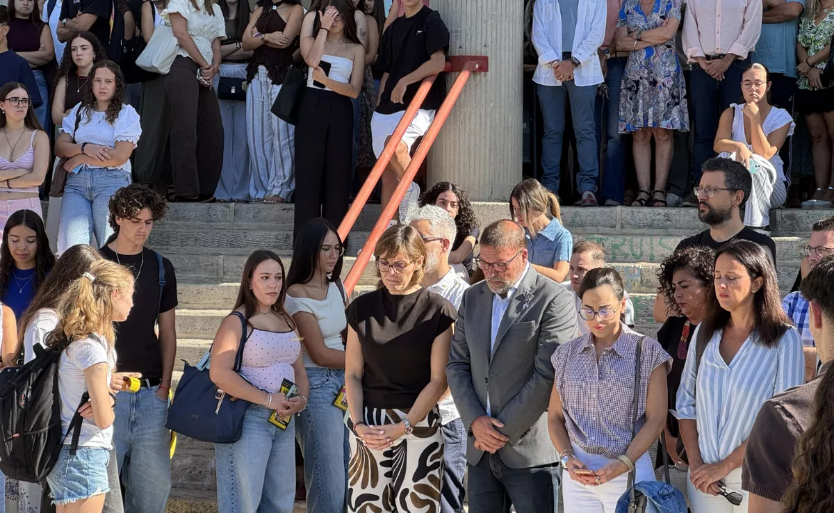 Minuto de silencio por el asesinato de Claudia Tacoronte en México / UNIVERSIDAD DE GRANADA