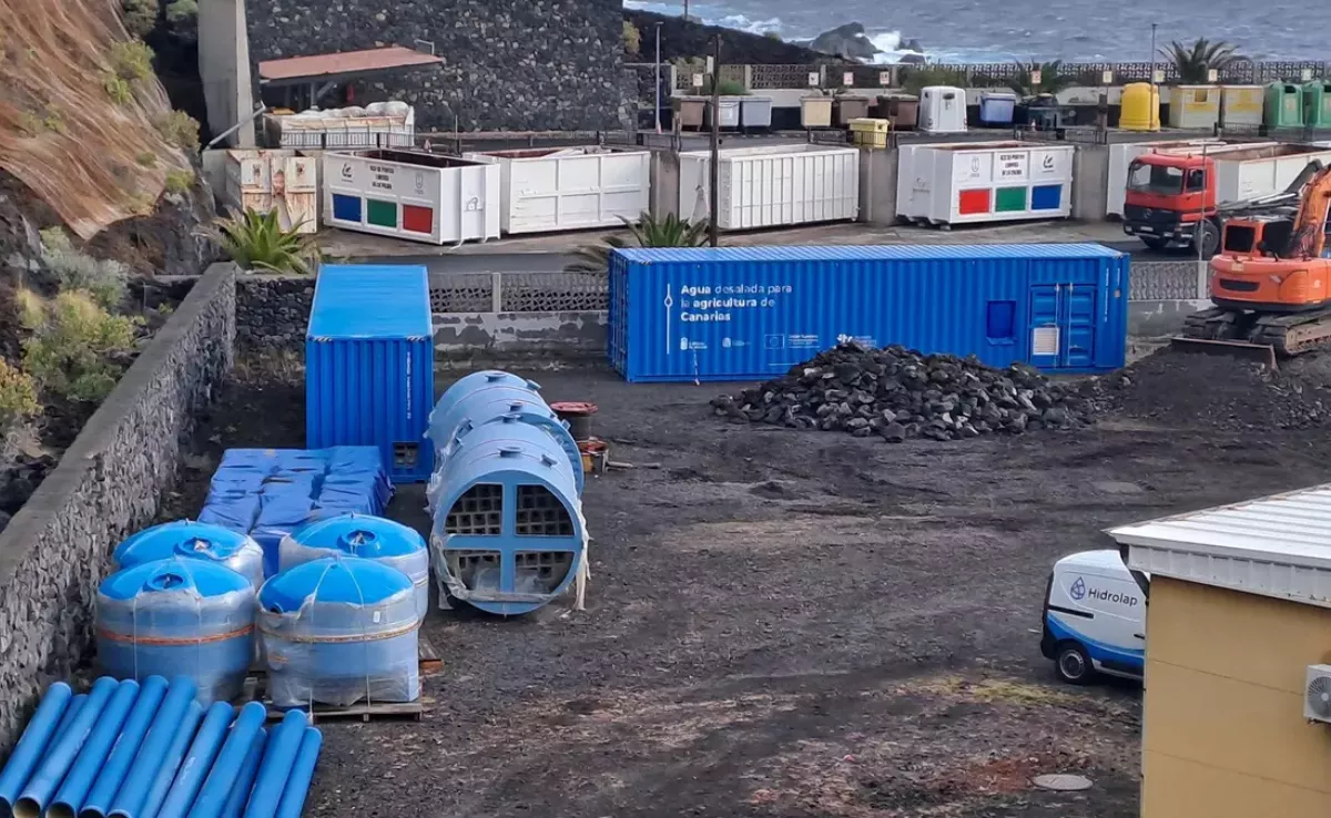 Inicio de las obras de la primera desaladora pública de La Palma / DRAGO LA PALMA