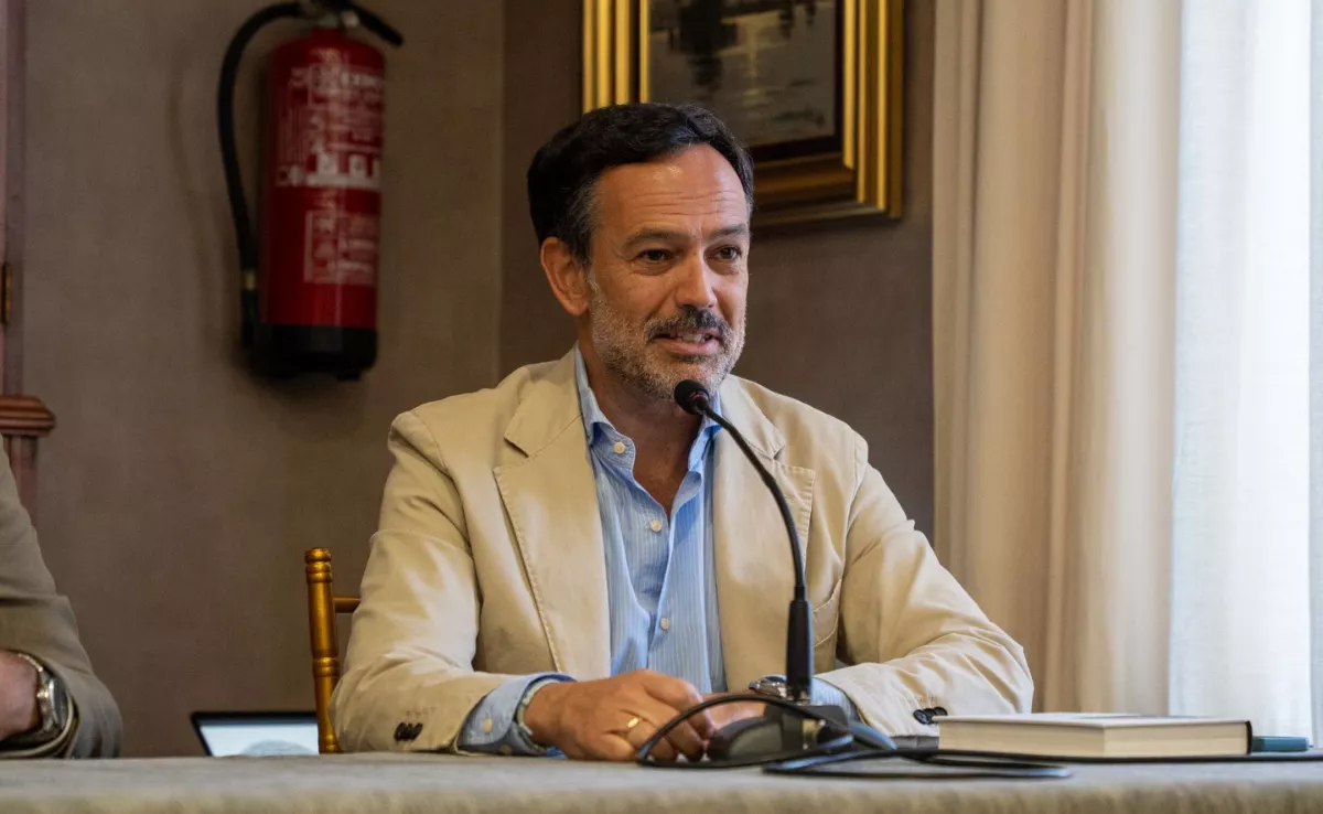 Lope Afonso en la presentación del libro 'Quién es quién en Canarias' / ATLÁNTICO HOY