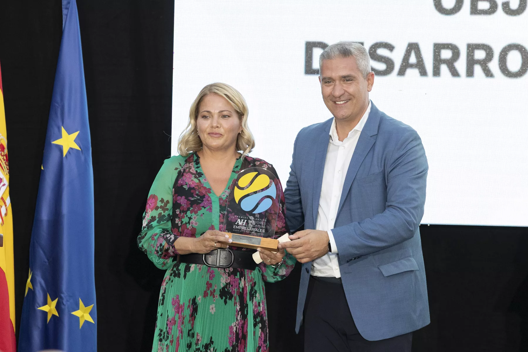 La presidenta de la Fundación DinoSol, Davinia Domínguez, en los Premios Atlántico Hoy a las Mejores Iniciativas Empresariales