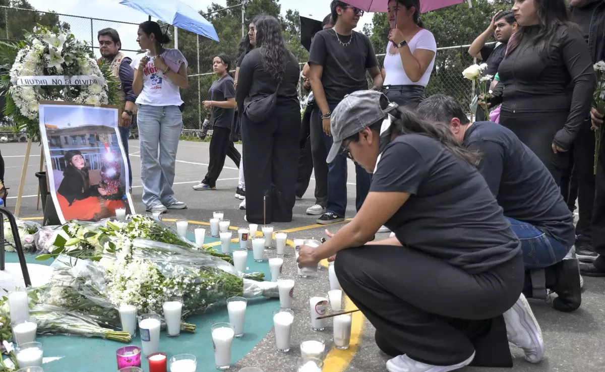 Homenaje póstumo a la estudiante española Claudia Tacoronte Aguilera, asesinada el pasado domingo / EFE