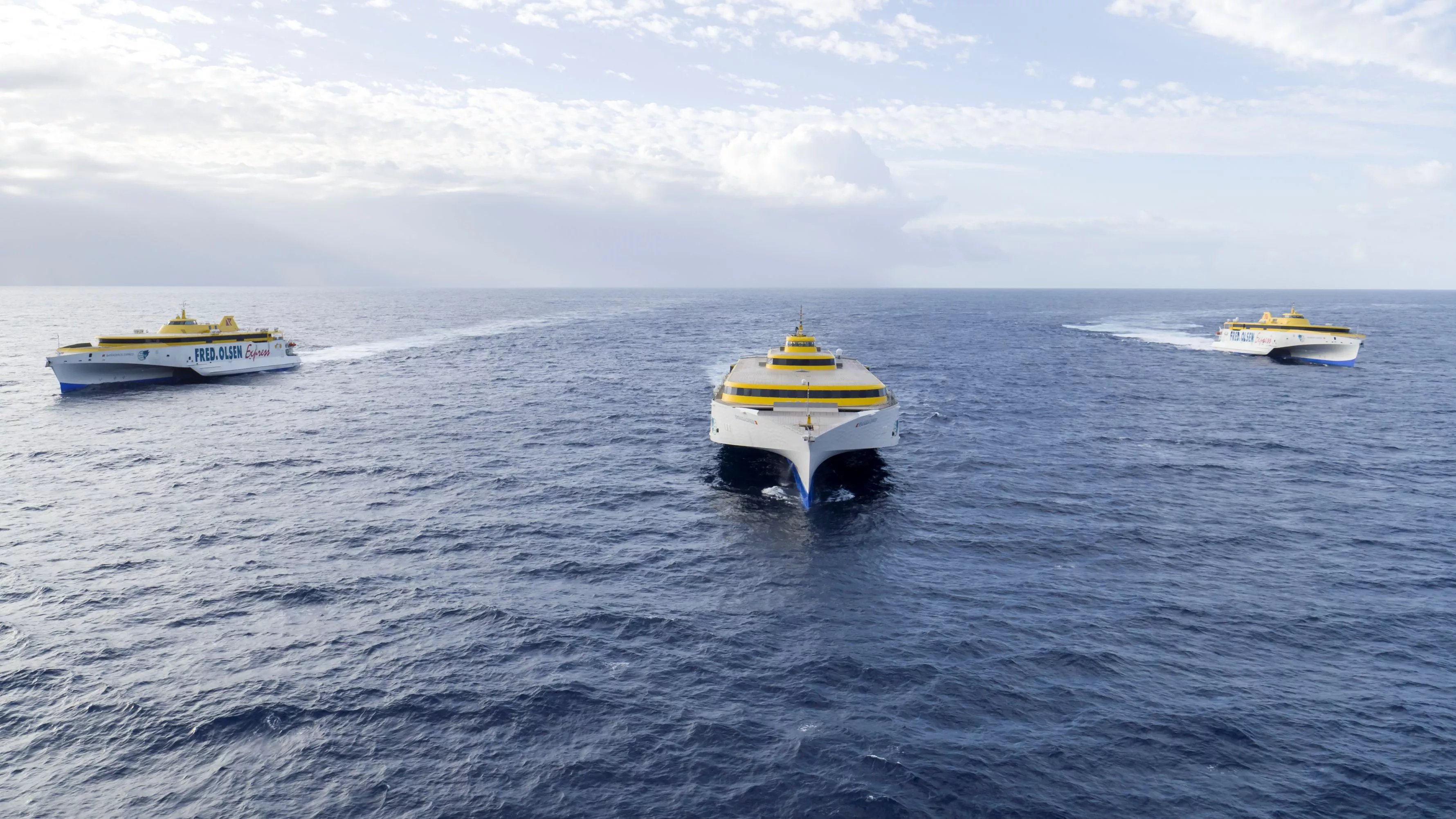 Trimaranes de Fred. Olsen Express navegando. / CEDIDA