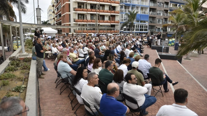 Imagen de la Plaza Saulo Torón durante la presentación de la candidatura de Marcial Morales a la alcaldía de Las Palmas de Gran Canaria. / AH