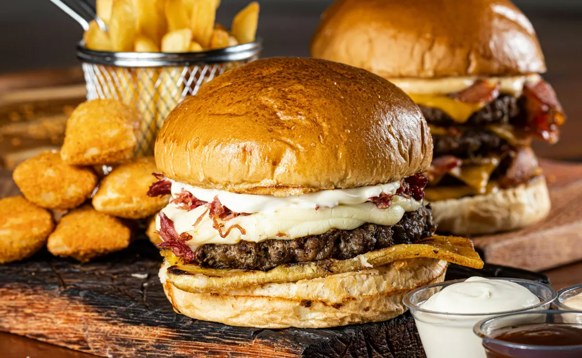 Imagen de una hamburguesa / CANVA