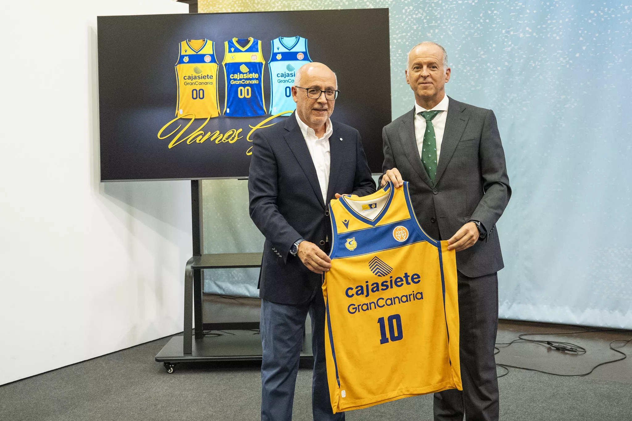 Cajasiete se convierte en el nuevo patrocinador principal del Gran Canaria. / CABILDO DE GRAN CANARIA