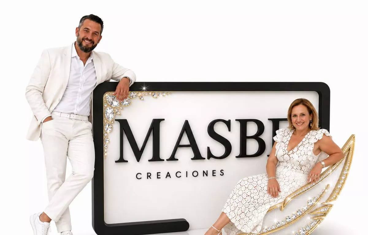 Manuel Encinoso, diseñador y responsable de Masbe Creaciones, lleva buena parte de su vida vinculado al mundo del Carnaval. CEDIDA