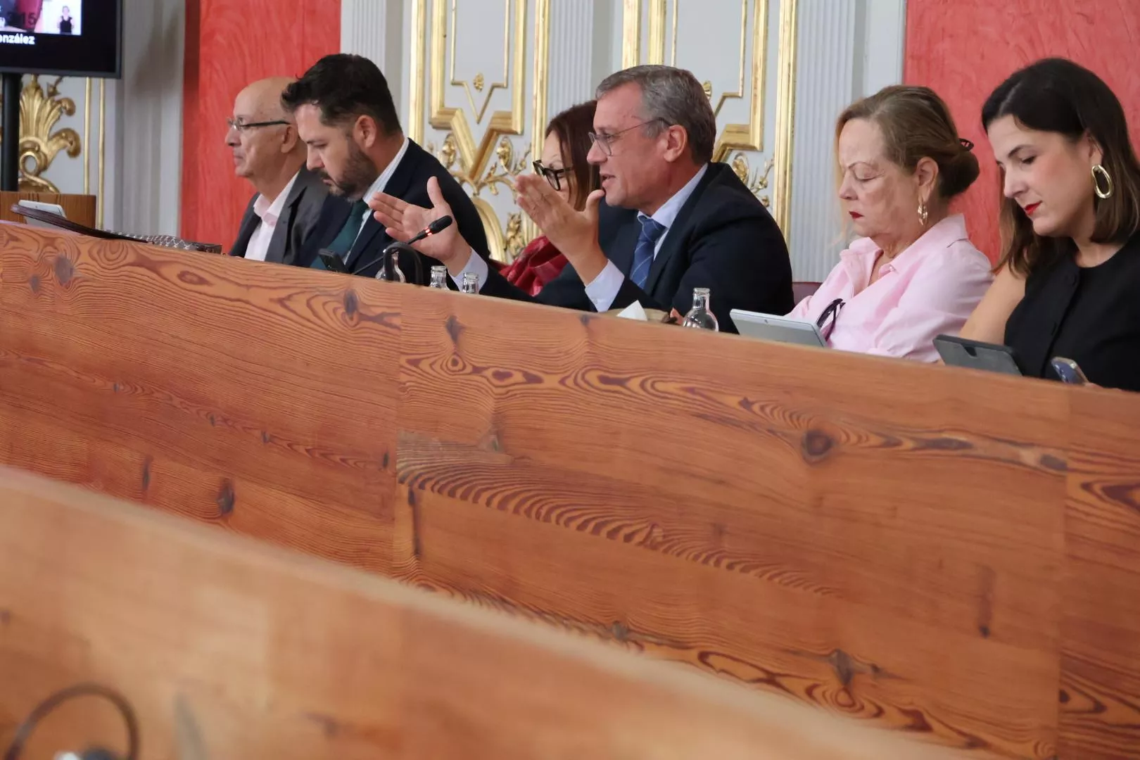 Mauricio Roque, concejal de Planificación, Desarrollo Urbano y Vivienda, durante el Pleno del mes de septiembre. / AYUNTAMIENTO DE LAS PALMAS DE GRAN CANARIA