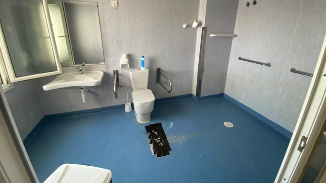 Uno de los baños de las habitaciones fotografiado durante la visita de este periódico a la residencia / ARIADNA MARTÍNEZ - ATLÁNTICO HOY Uno de los baños de las habitaciones fotografiado durante la visita de este periódico a la residencia / ARIADNA MARTÍNEZ - ATLÁNTICO HOY
