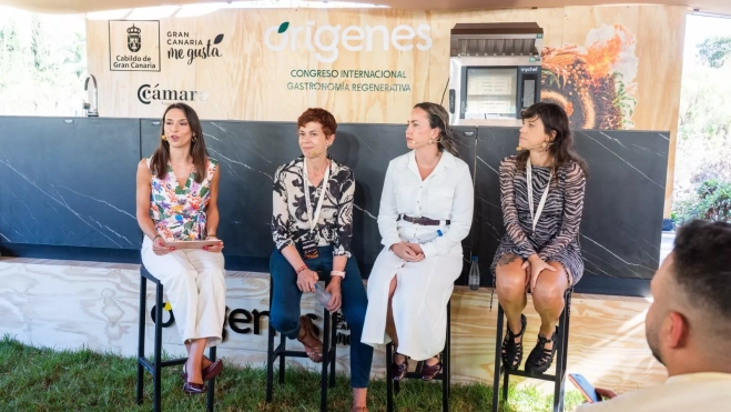 Participantes en una de las mesas de diálogo de la novena edición del Congreso Gastronómico Orígenes Gran Canaria. Participantes en una de las mesas de diálogo de la novena edición del Congreso Gastronómico Orígenes Gran Canaria.