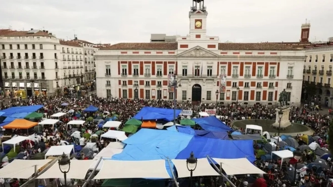 Acampada en la Plaza del Sol / EFE Acampada en la Plaza del Sol / EFE