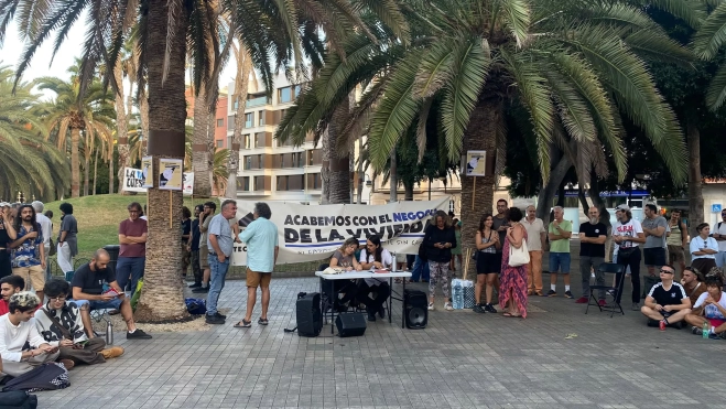 Asamblea abierta de Derecho al Techo en Las Palmas de Gran Canaria. / ARIADNA MARTÍNEZ - AH Asamblea abierta de Derecho al Techo en Las Palmas de Gran Canaria. / ARIADNA MARTÍNEZ - AH
