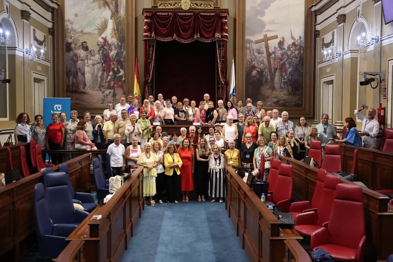 El Parlamento de Canarias acoge las ocho propuestas de las personas mayores para una longevidad activa y participativa. / CEDIDA