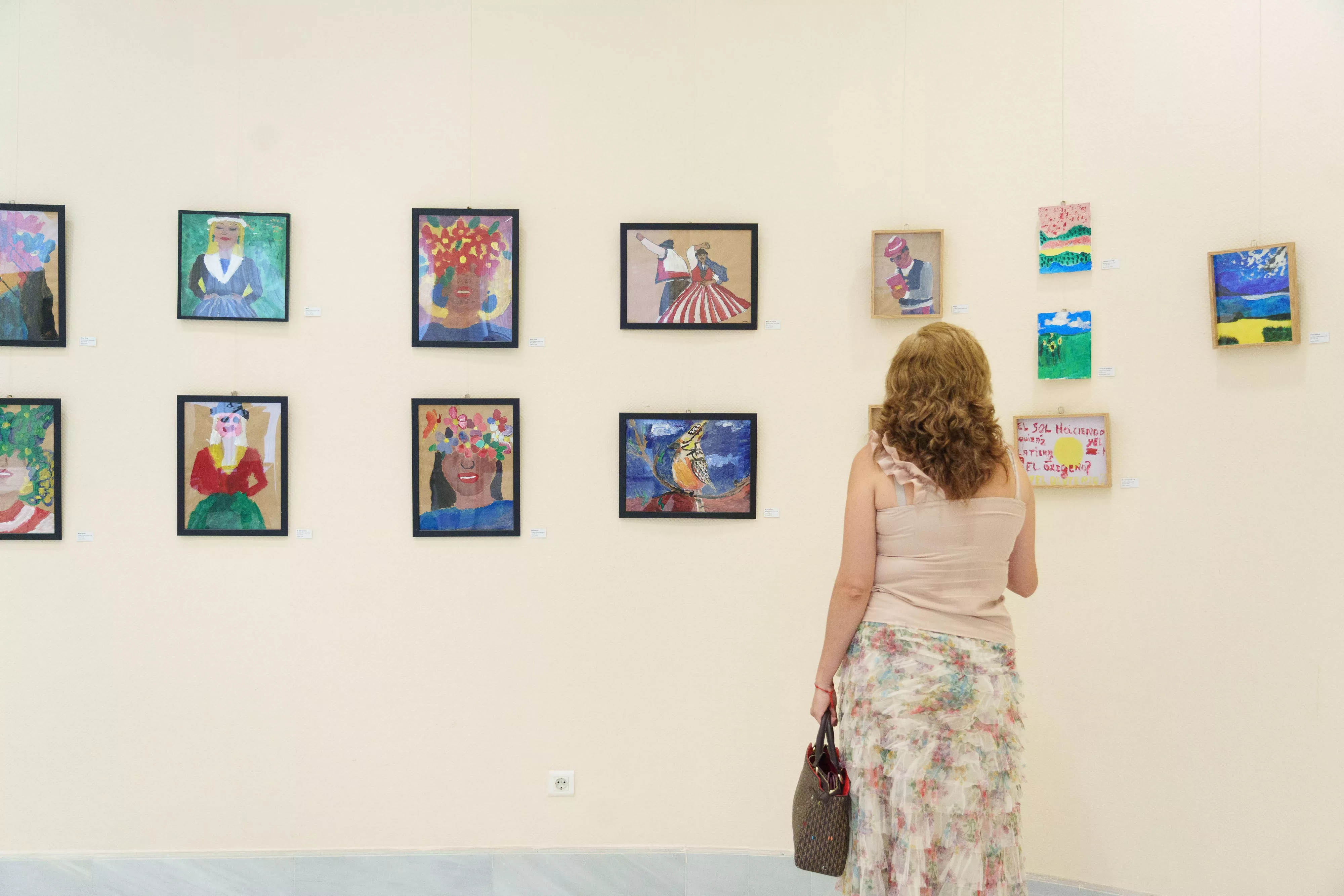 El Parlamento de Canarias expone 53 pinturas de pacientes del Hospital Psiquiátrico de Tenerife. CEDIDA