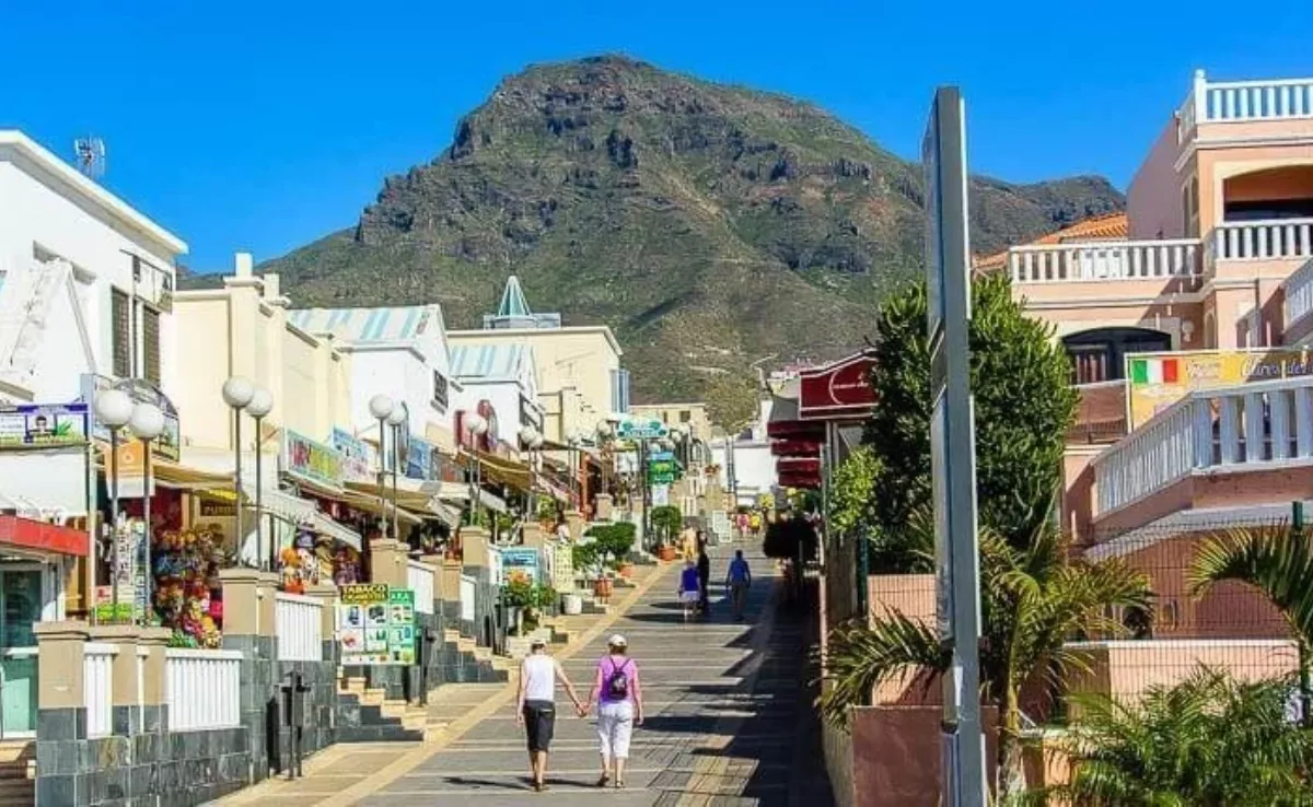 Imagen de Costa Adeje./ Hola Islas Canarias