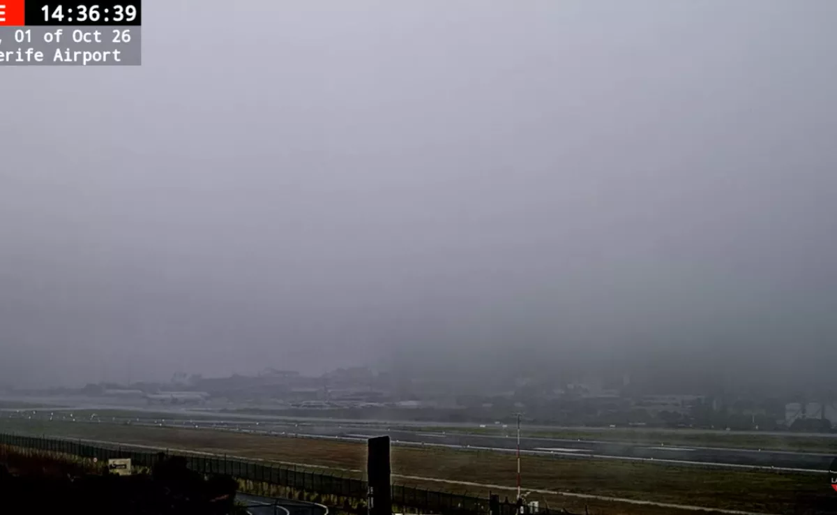 Imagen de Tenerife Norte durante la tarde del 1 de octubre, con niebla densa. / LANZAROTE WEBCAM