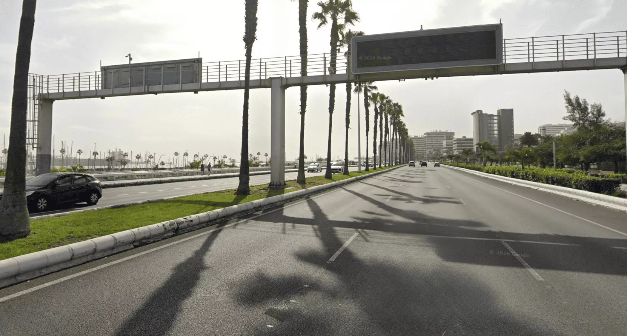 Las Palmas, condenada a pagar 56.395 euros por facturas de radares y cámaras de la Avenida Marítima pendientes desde 2022. / AH