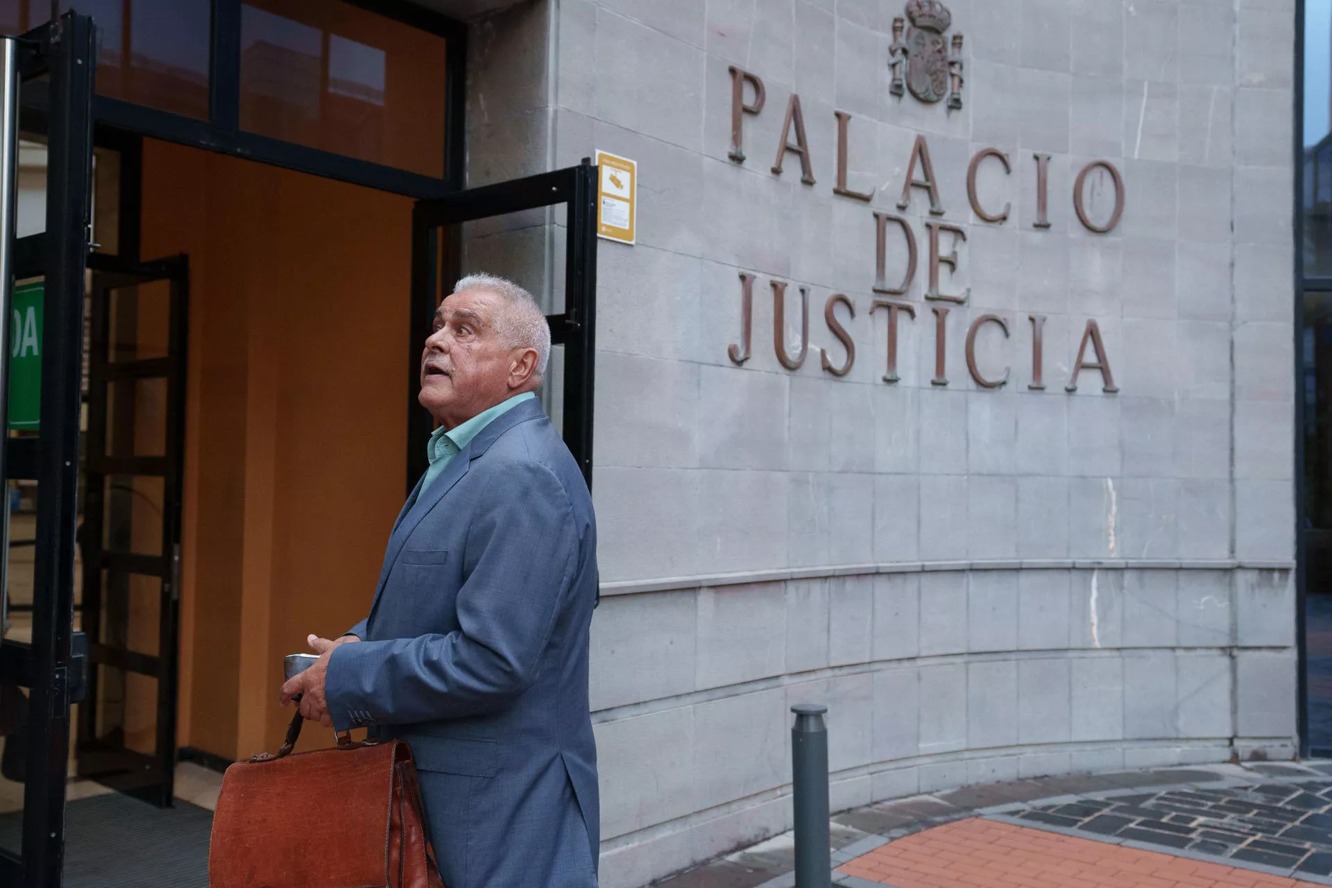 La Audiencia de Santa Cruz de Tenerife comienza el juicio del caso 'Médano Park' contra el exalcalde de Granadilla de Abona Jaime González Cejas. / EFE - RAMÓN DE LA ROCHA