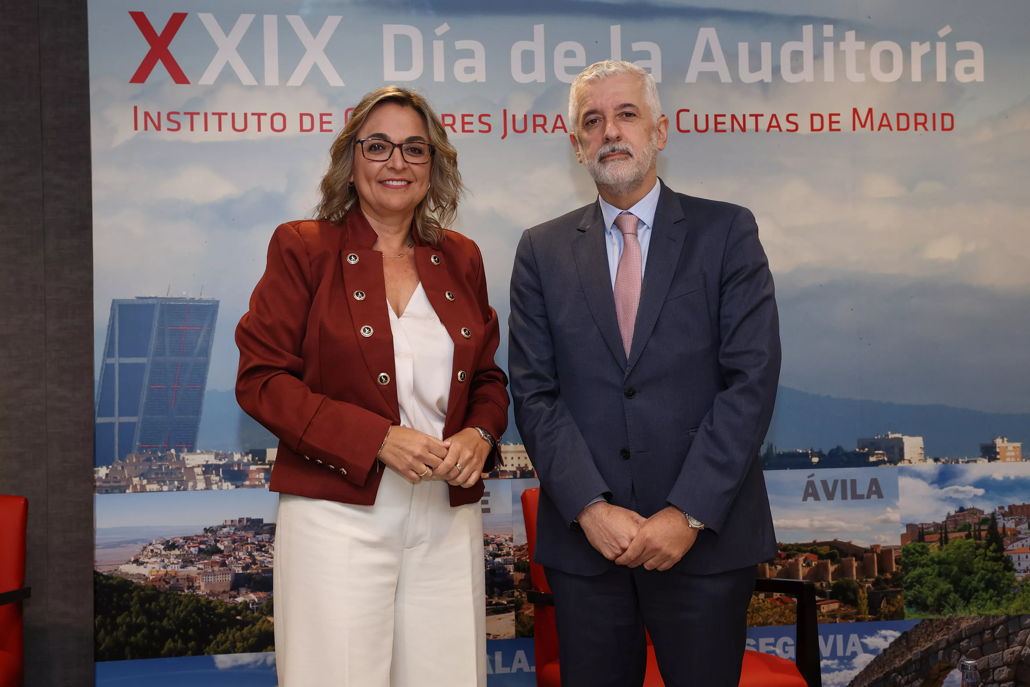 En la foto, Ana María Prieto, presidenta del Instituto de Censores de Madrid; y el presidente del ICAC, Santiago Durán. / AUDITORES 