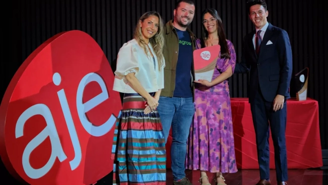 Elena Alcover recibe el premio AJE Canarias Under30 / CEDIDA Elena Alcover recibe el premio AJE Canarias Under30 / CEDIDA