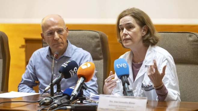 En la foto el donante, Francisco Falcón; y la responsable del programa renal de Donante Vivo, Ana González./ EFE - MIGUEL BARRETO En la foto el donante, Francisco Falcón; y la responsable del programa renal de Donante Vivo, Ana González./ EFE - MIGUEL BARRETO