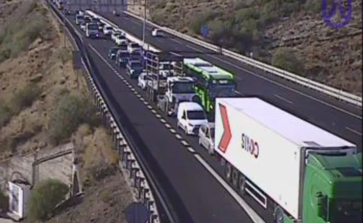 Accidente en la TF-1 a la altura de Güímar. / CABILDO DE TENERIFE