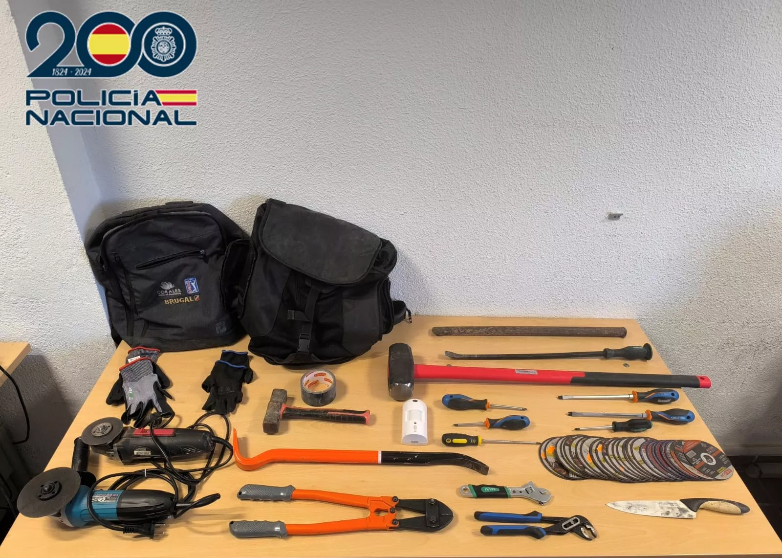 Herramientas y objetos intervenidos por la Policía Nacional durante la operación contra el grupo criminal. / Policía Nacional