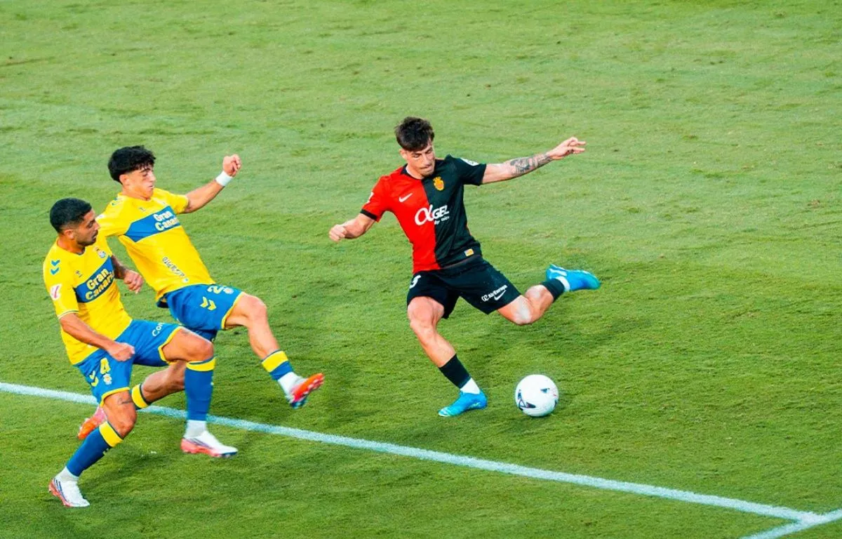 La UD Las Palmas regala tres goles al Mallorca y firma otro naufragio lejos de casa. RCD MALLORCA