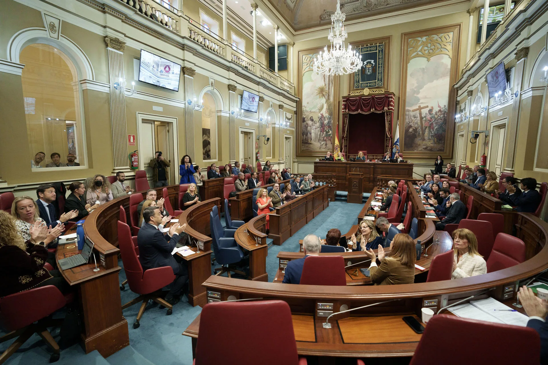 Imagen de un Pleno del Parlamento de Canarias. / EFE - RAMÓN DE LA ROCHA