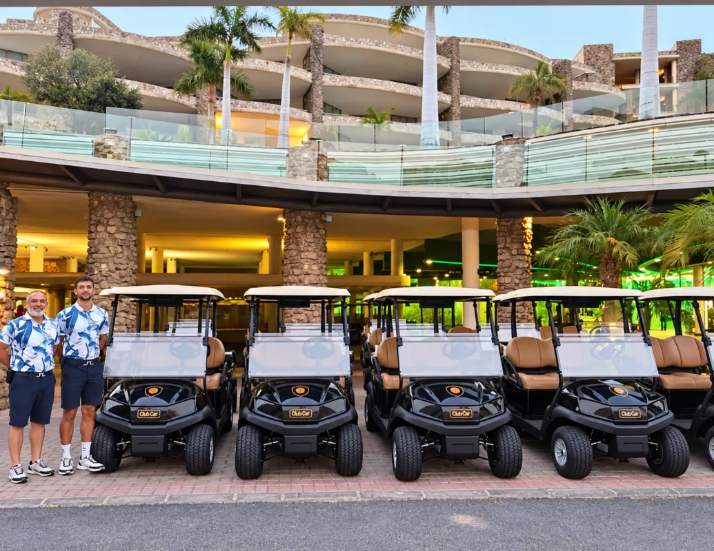 Anfi Golf by Lopesan renueva su flota de buggies con un centenar de vehículos eléctricos con GPS. AH