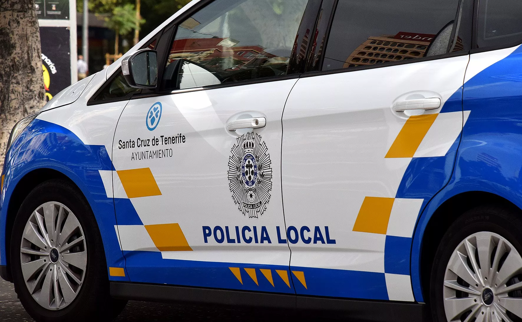 Imagen de un coche de la Policía Local de Santa Cruz de Tenerife. / AYUNTAMIENTO DE SANTA CRUZ DE TENERIFE