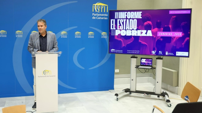 Presentación del informe El estado de la Pobreza 2026 en el Parlamento de Canarias. / CEDIDA