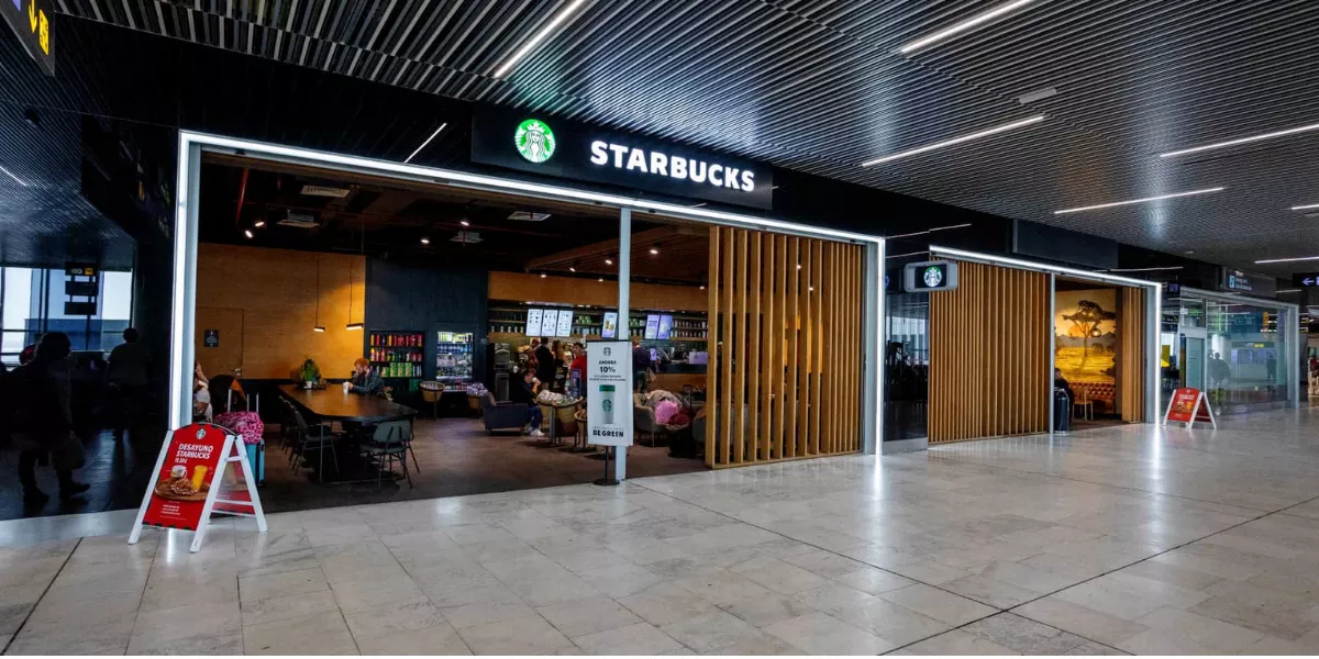 Imagen del Starbucks del Aeropuerto de Gran Canaria / AENA