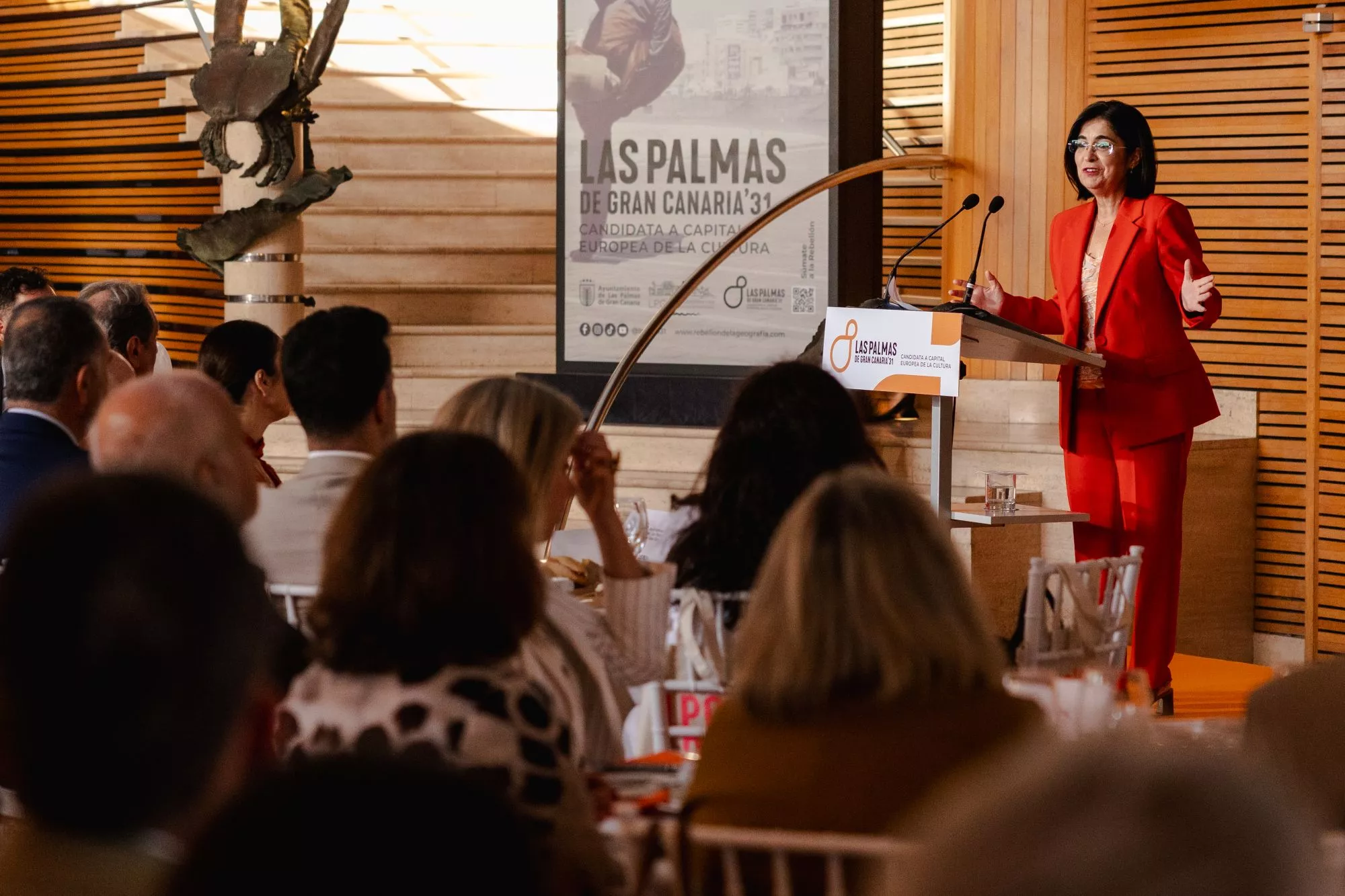 Carolina Darias se dirige al tejido empresarial canario en un acto celebrado en el Auditorio Alfredo Kraus. Yolanda Meliá   copia