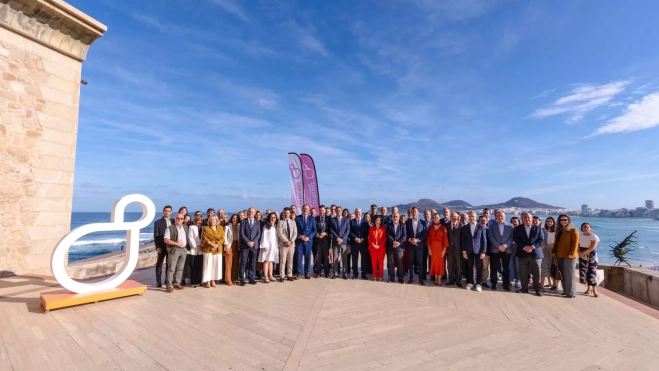 Alrededor de 60 empresas canariasrespaldaron la candidatura LPGC'31 en un acto en el Auditorio Alfredo Kraus. Yolanda M copia