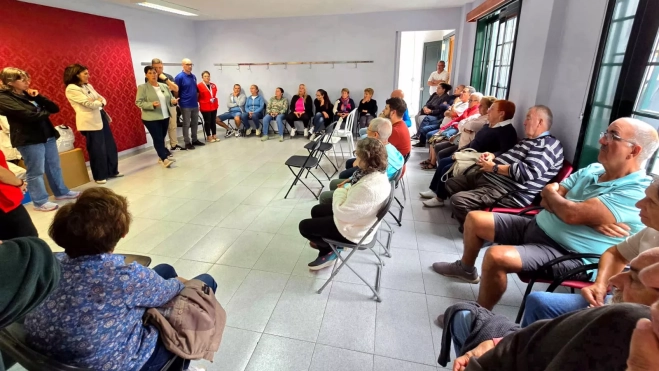 Formación a los vecinos de Guía de Isora con motivo del simulacro. / CABILDO DE TENERIFE 