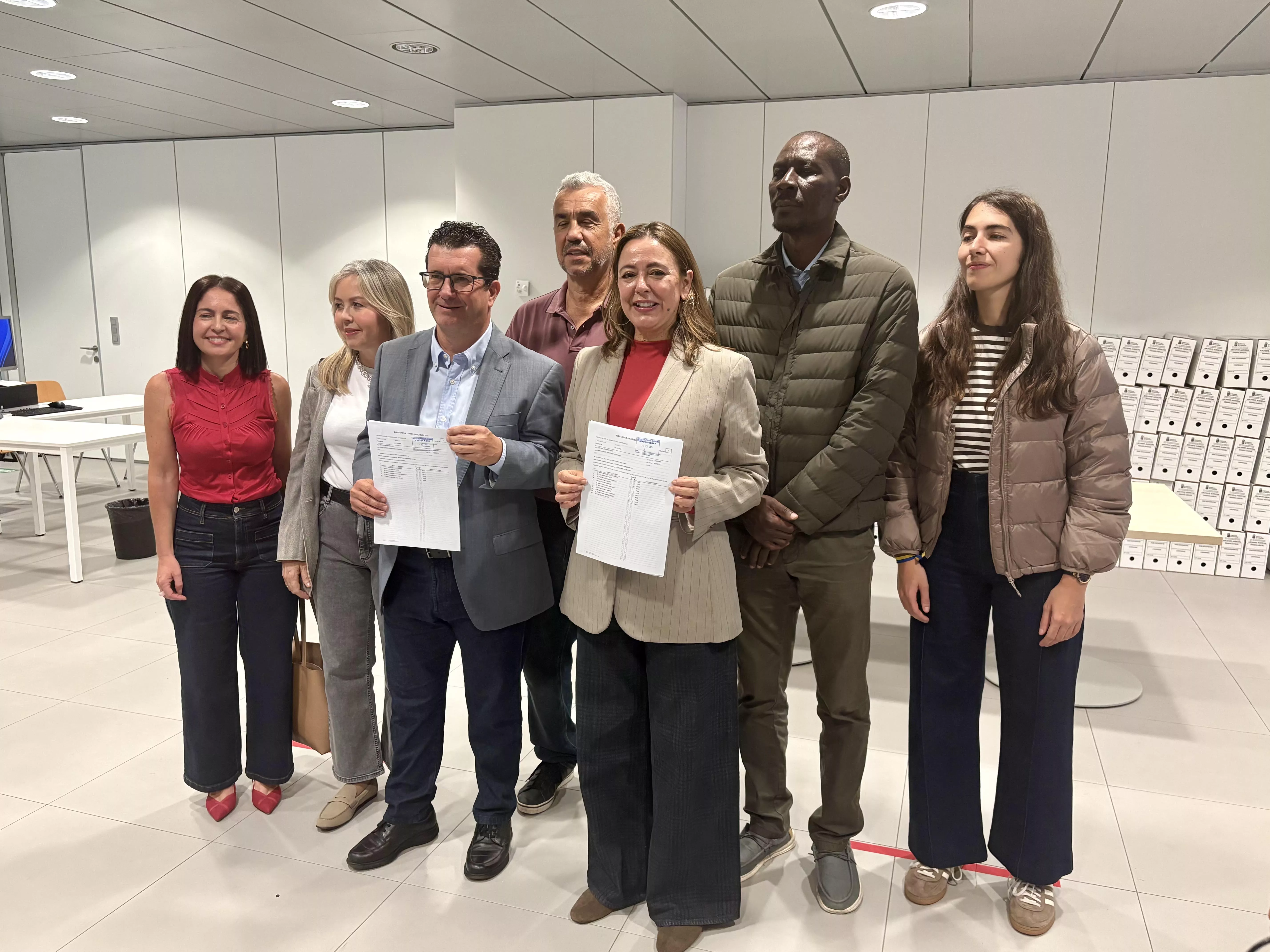 El PSOE presenta sus candidaturas al Congreso y al Senado. AH