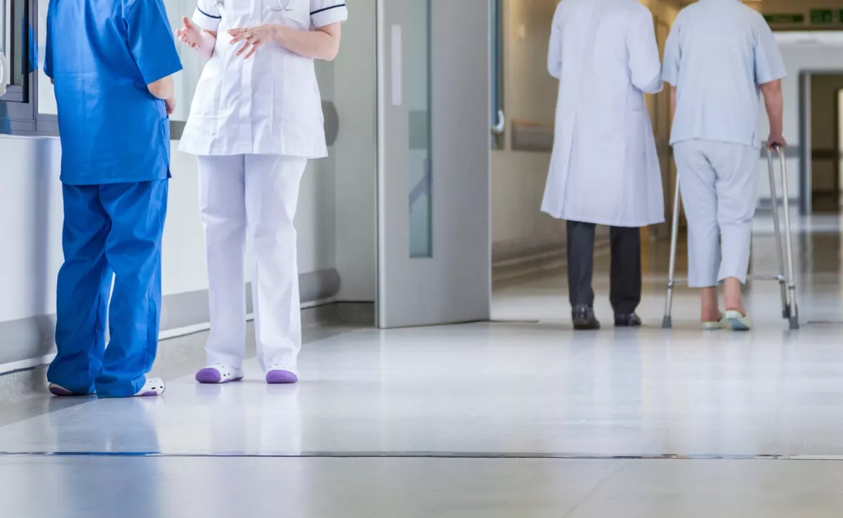 Imagen de personal trabajando en un hospital. / CANVA