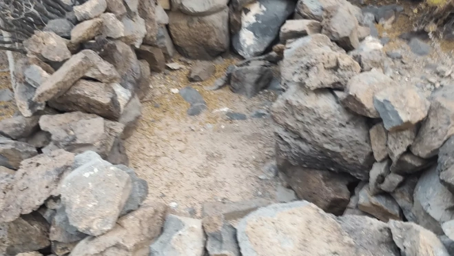 Imagen de uno de los restos de posible fondo de vivienda guanche que Imastanen pide estudiar / IMASTANEN
