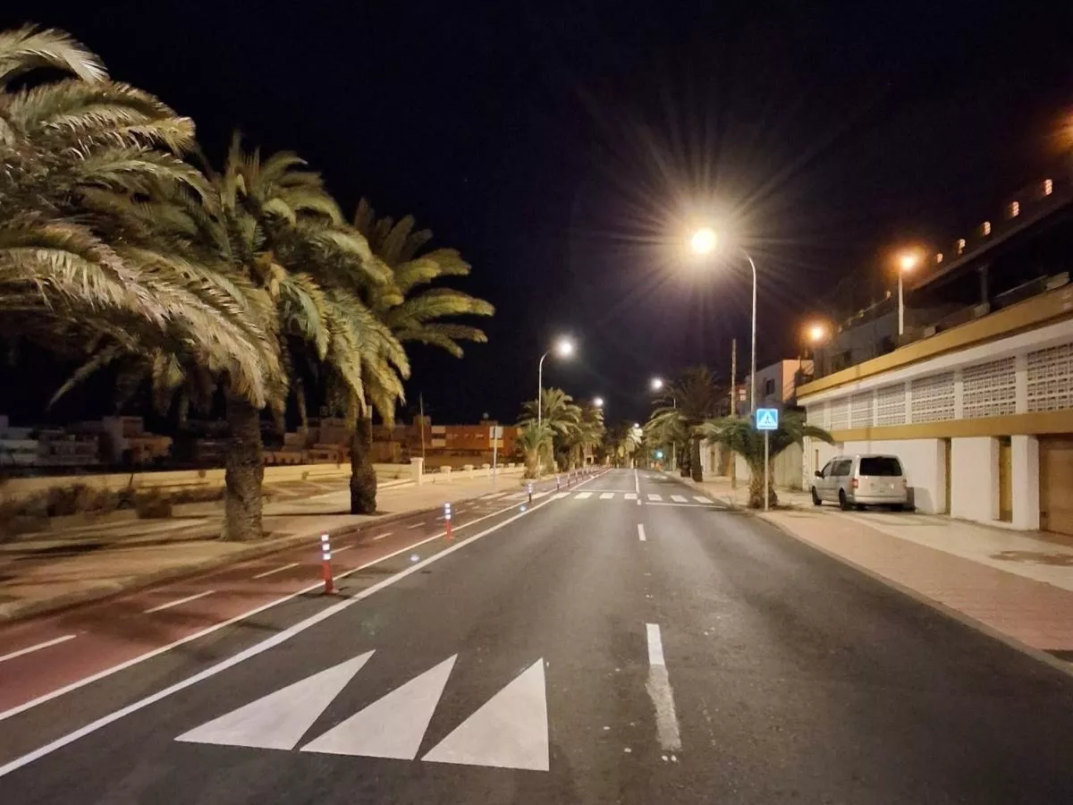 Nuevas luminarias con tecnología LED en el Paseo de Chil. AH