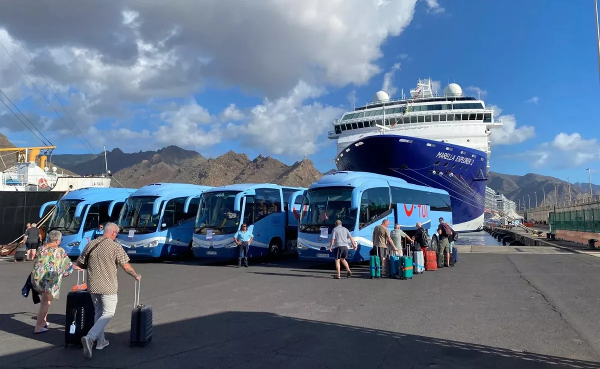 Imagen de unos cruceristas en el puerto de Santa Cruz de Tenerife / PUERTOS