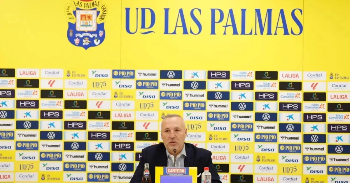 Imagen de archivo de Miguel Ángel Ramírez en una rueda de prensa de la UD Las Palmas. / REDES