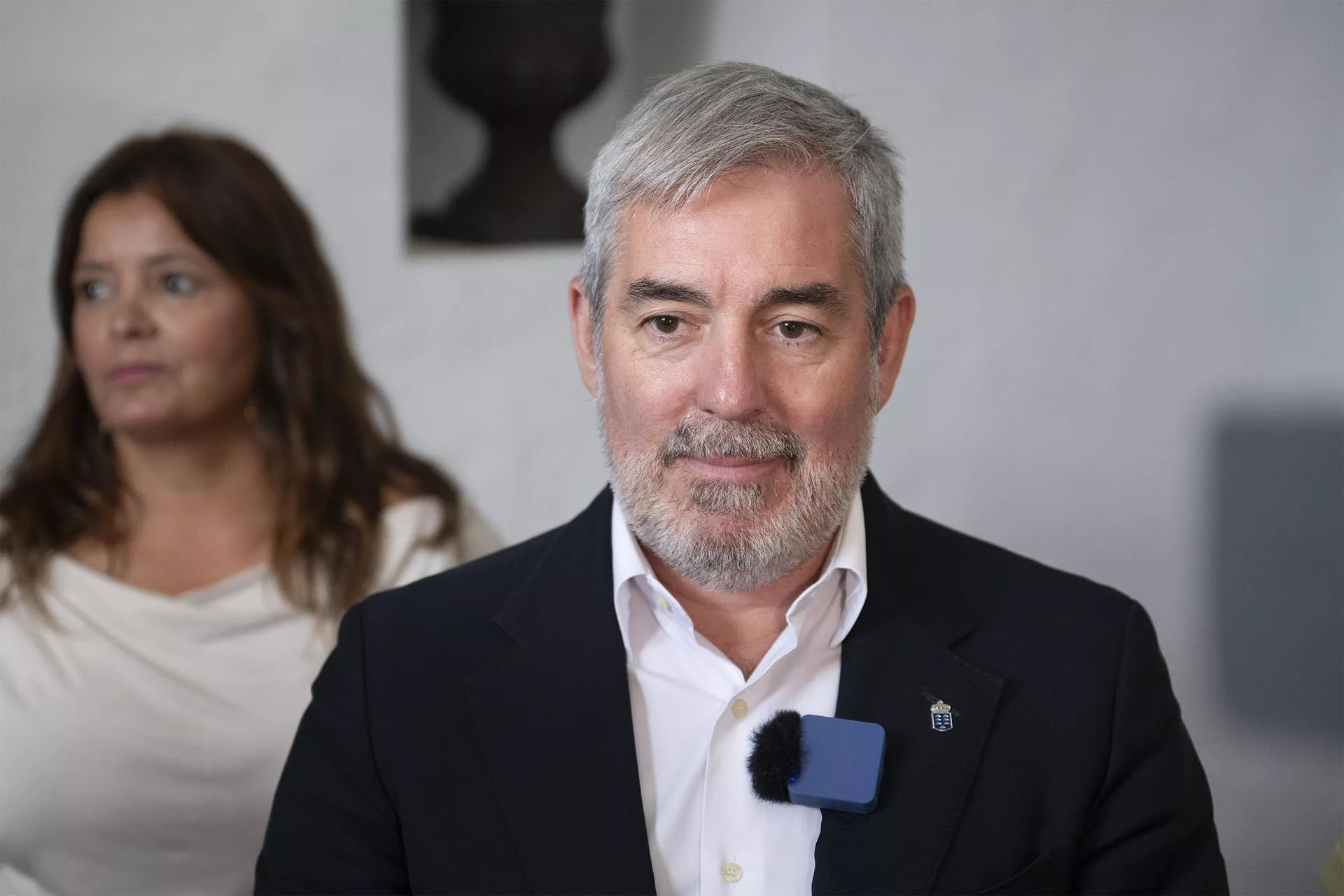 El presidente de Canarias, Fernando Clavijo, ha urgido al Gobierno a convocar una junta de seguridad ante el repunte en la llegada de cayucos. EFE