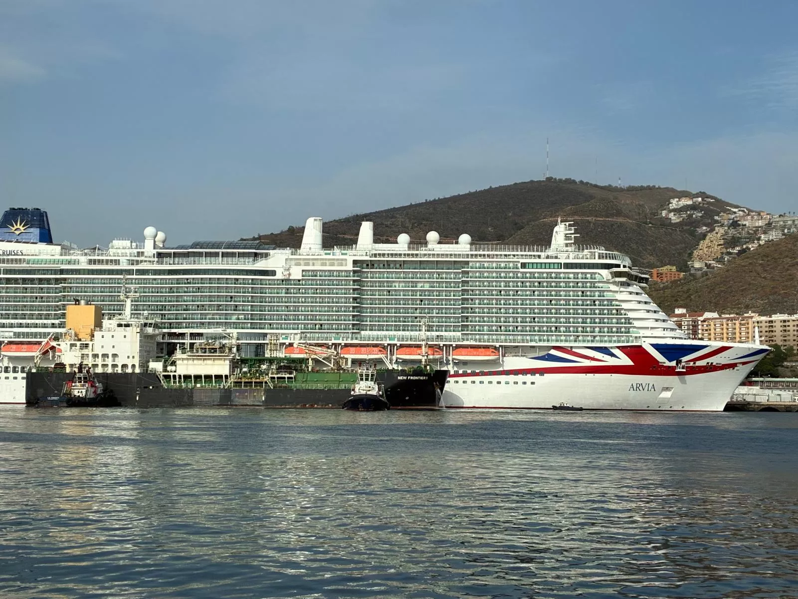 Crucero Arvia con suministro de GNL. / PUERTOS DE TENERIFE