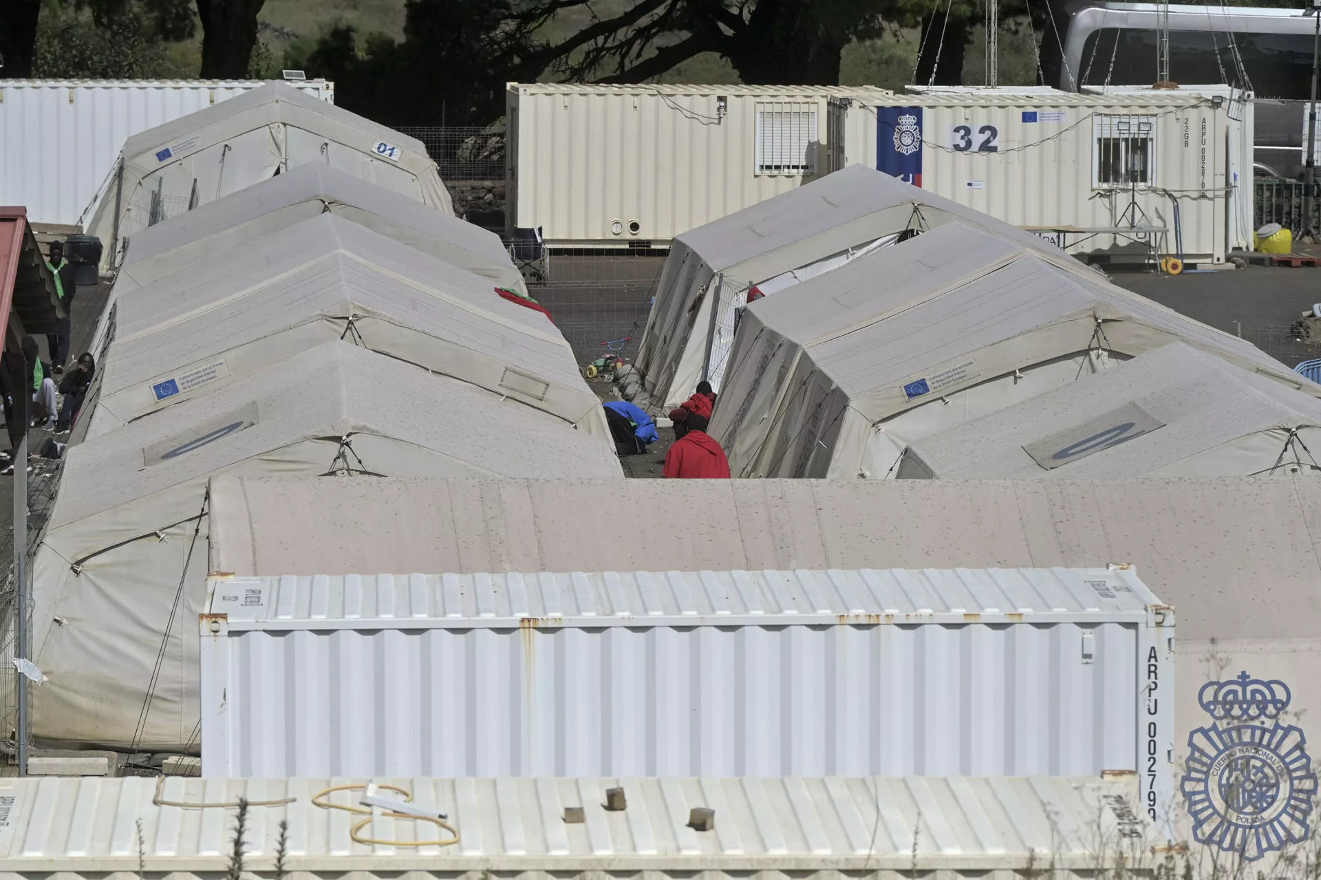  Imagen del Centro de Atención Temporal de Extranjeros (CATE), en el pueblo de San Andrés, en el municipio de Valverde. / EFE - GELMERT FINOL