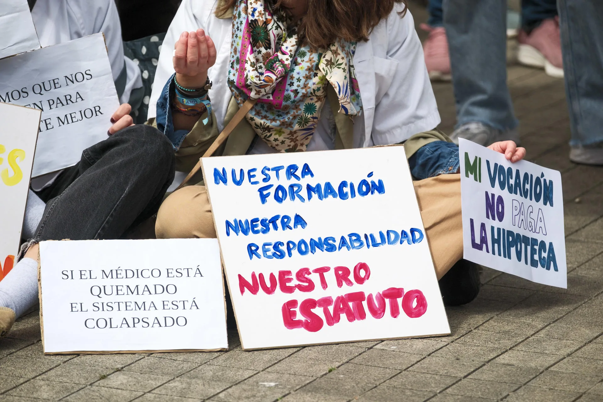 Concentración de los médicos frente a la Delegación del Gobierno en Las Palmas de Gran Canaria. / EFE - ÁNGEL MEDINA G